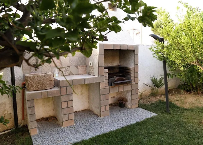 Alojamento de Acomodação e Pequeno-almoço Milena 3*